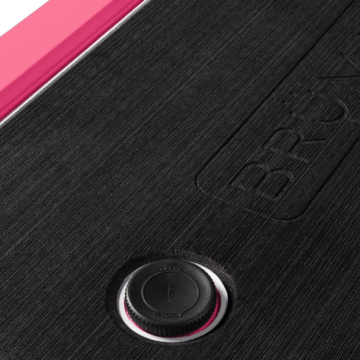 brutank-m9 brutank-55qt-neonpink-vent.png